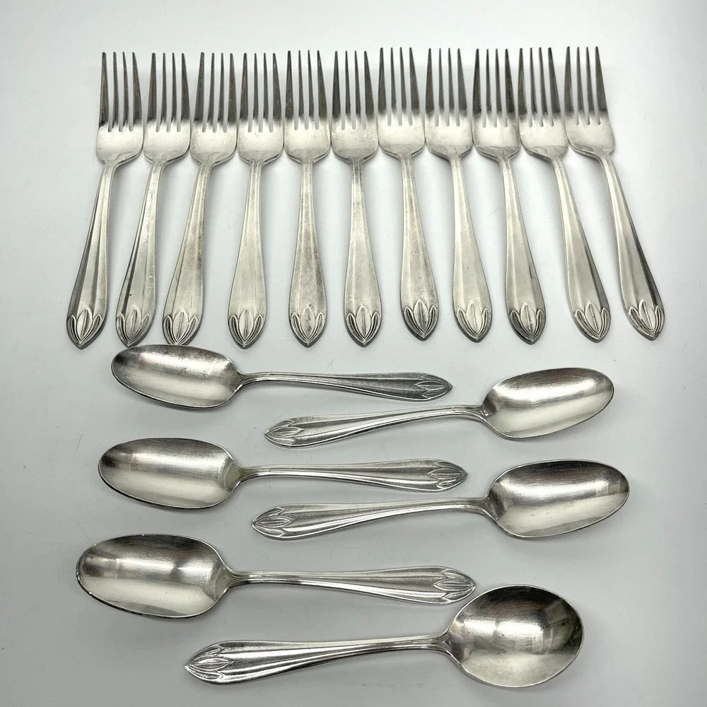 International Silver Lotus Pattern Flatware Set Of 17 Piece Silverplate Korea